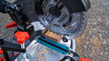 TOTAL TMS2001 20V Cordless Mitre Saw with 210mm Blade and Dust Bag